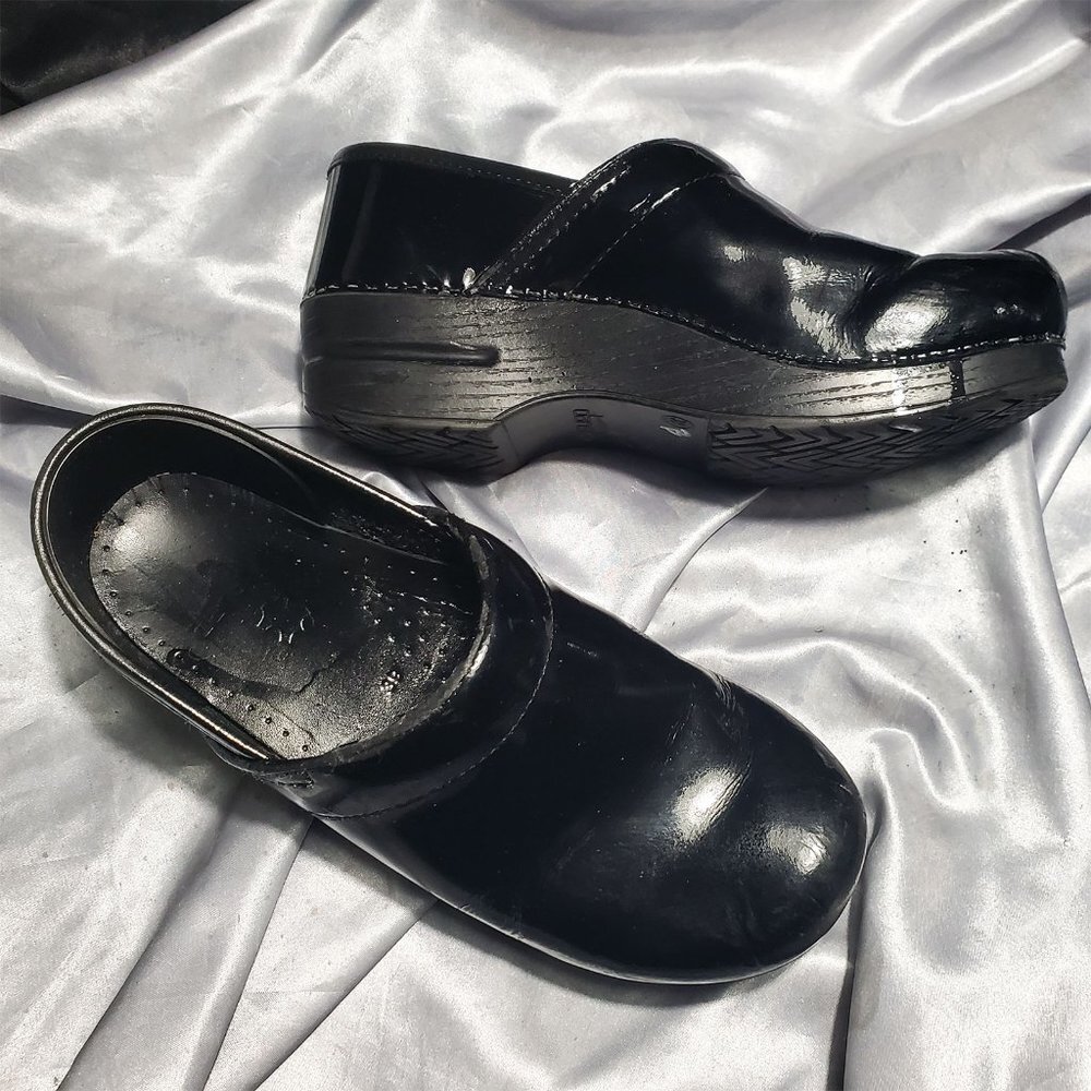 DANSKO black patent clog shoes SZ 39